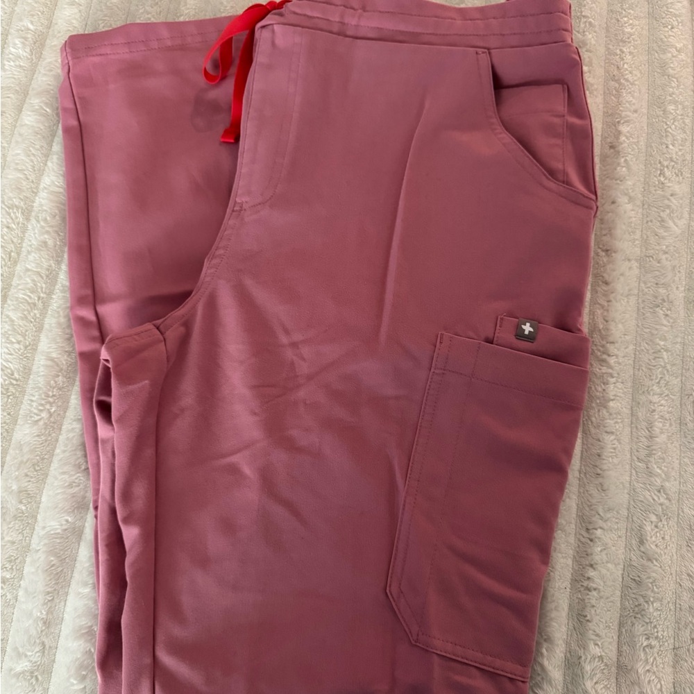 Figs Women's Scrub Set in Chalk Pink - Picture 3 of 3
